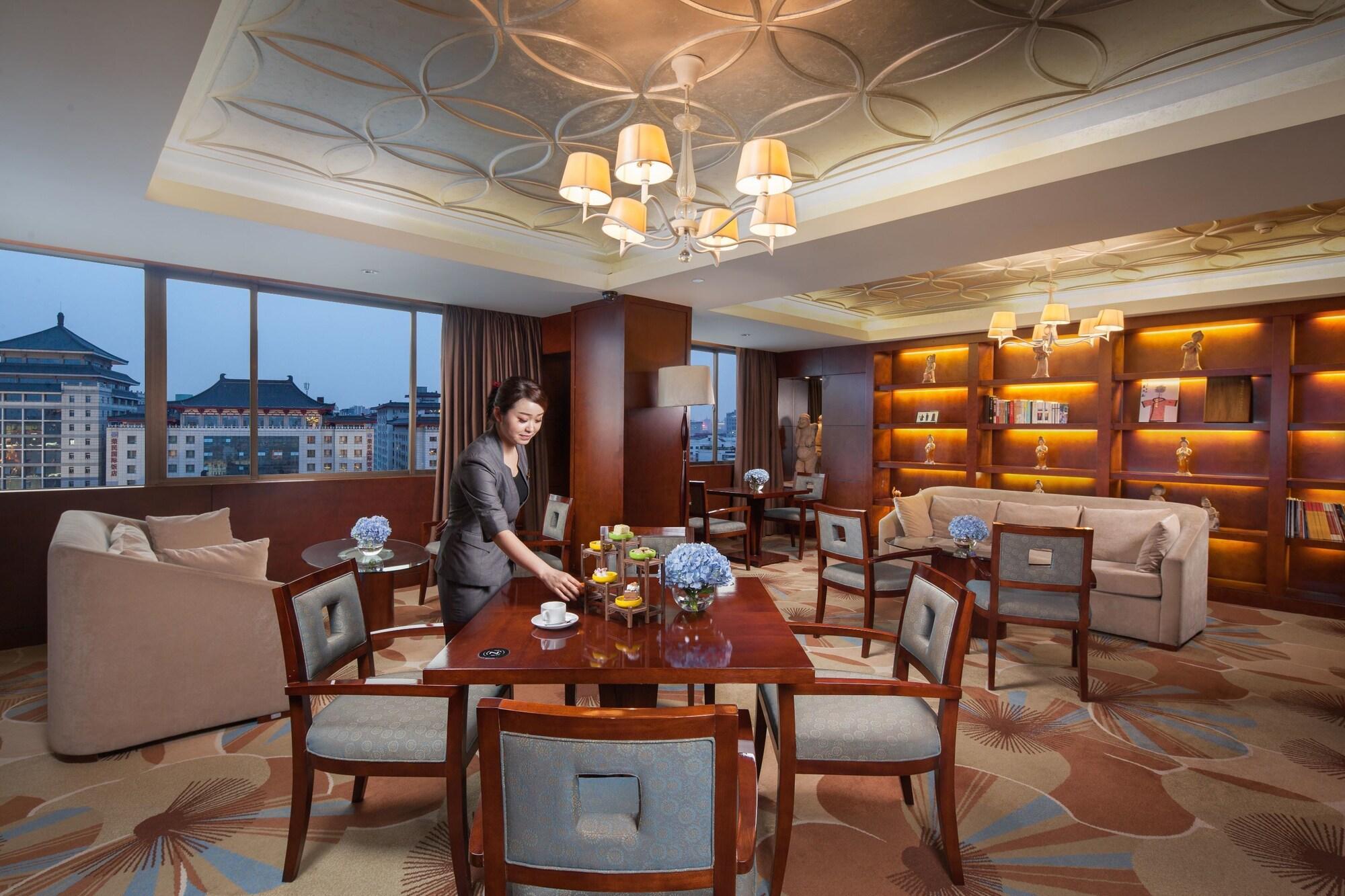 Jin Jiang West Capital International Hotel The Bell And Drum Tower Muslim Quarter & Metro Line 6 & Indoor Swimming Pool & Self-Service Free Laundry Room Xi'an  Exterior photo
