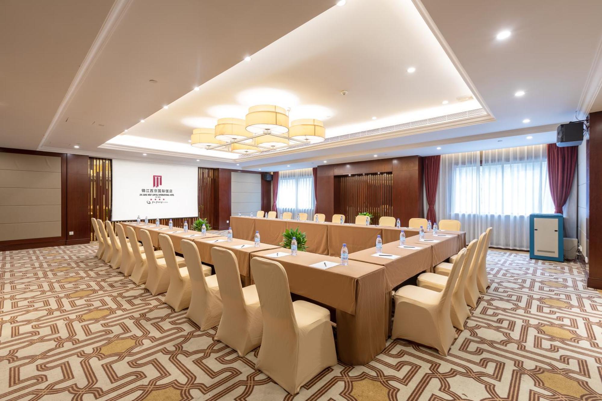 Jin Jiang West Capital International Hotel The Bell And Drum Tower Muslim Quarter & Metro Line 6 & Indoor Swimming Pool & Self-Service Free Laundry Room Xi'an  Exterior photo