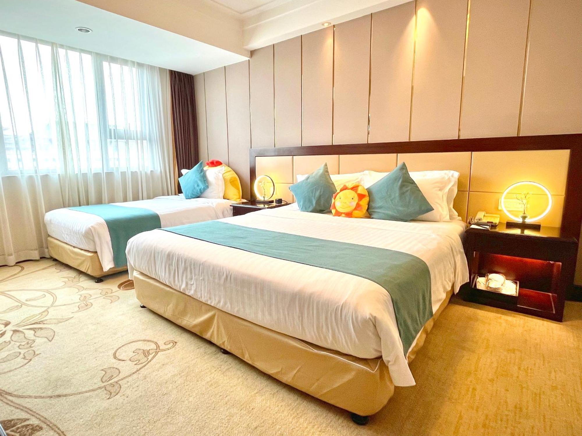Jin Jiang West Capital International Hotel The Bell And Drum Tower Muslim Quarter & Metro Line 6 & Indoor Swimming Pool & Self-Service Free Laundry Room Xi'an  Exterior photo