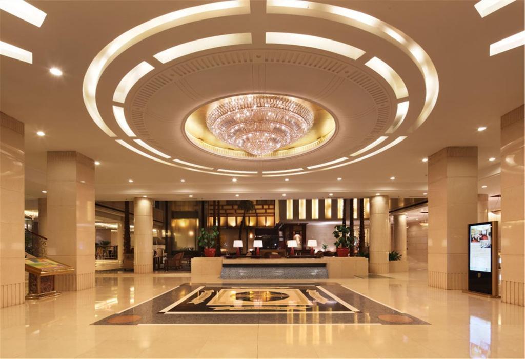 Jin Jiang West Capital International Hotel The Bell And Drum Tower Muslim Quarter & Metro Line 6 & Indoor Swimming Pool & Self-Service Free Laundry Room Xi'an  Exterior photo