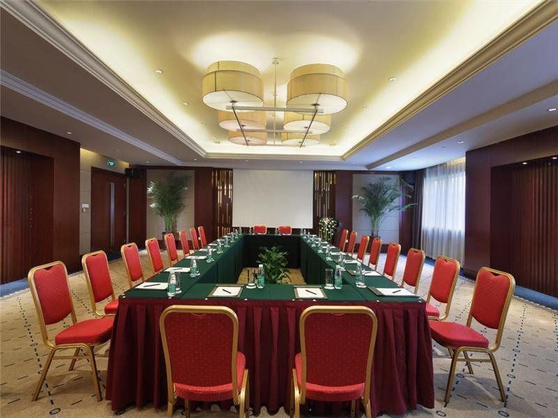 Jin Jiang West Capital International Hotel The Bell And Drum Tower Muslim Quarter & Metro Line 6 & Indoor Swimming Pool & Self-Service Free Laundry Room Xi'an  Exterior photo