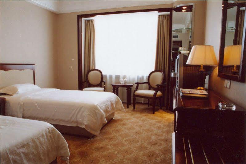 Jin Jiang West Capital International Hotel The Bell And Drum Tower Muslim Quarter & Metro Line 6 & Indoor Swimming Pool & Self-Service Free Laundry Room Xi'an  Exterior photo